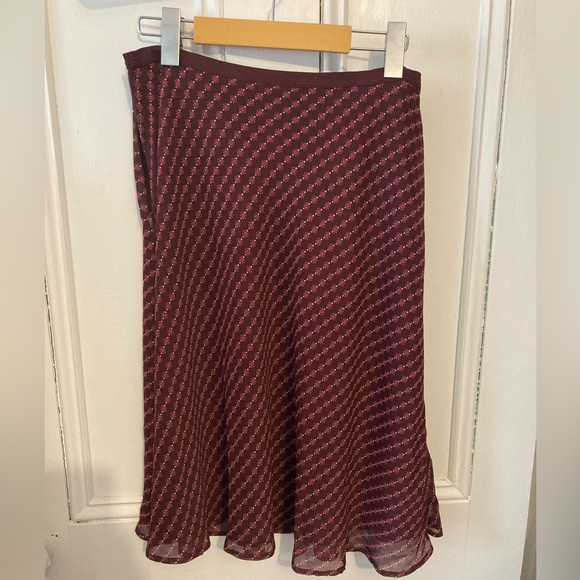 Burgandy flowy chiffon midi skirt - Picture 2 of 3
